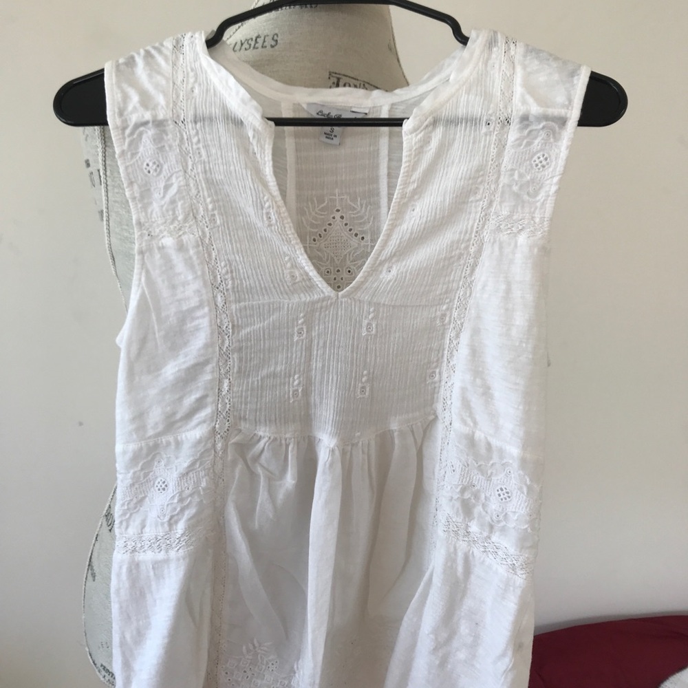 White crochet detailed top